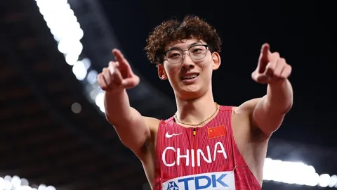 【尤文荣耀持续！巅峰对决：尤文图斯VS拉齐奥，精彩不容错过！】